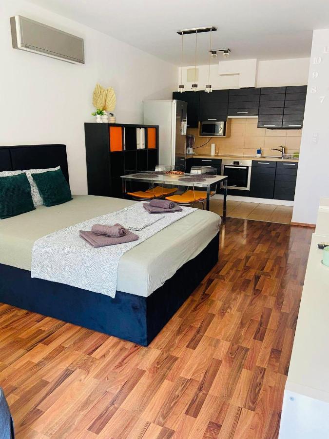 Corvin Boutique Apartment Parking In The Plaza Budapest Kültér fotó