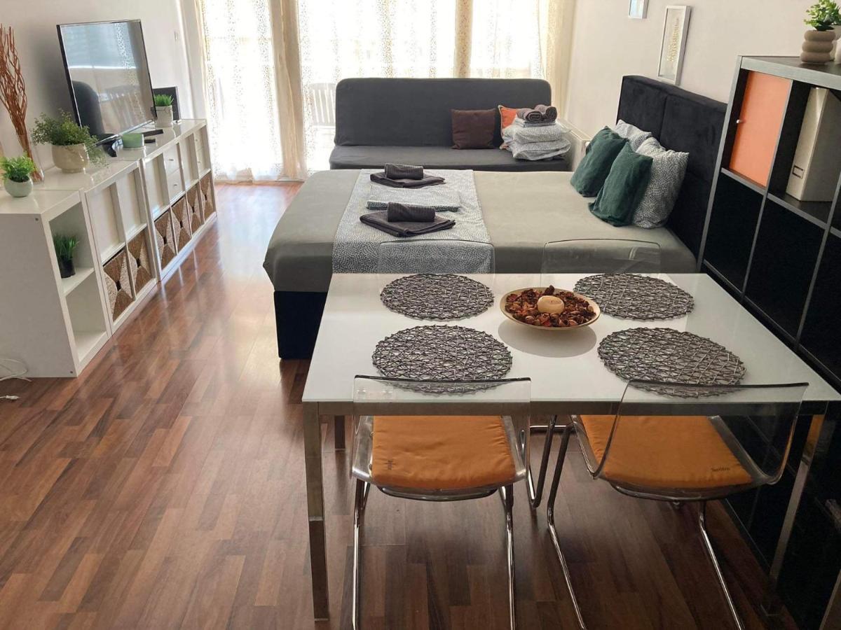 Corvin Boutique Apartment Parking In The Plaza Budapest Kültér fotó