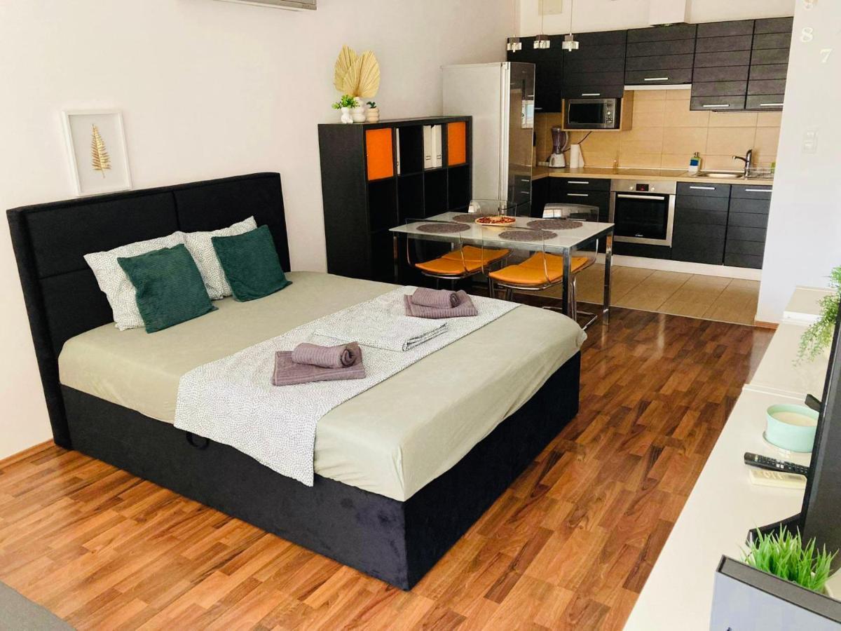 Corvin Boutique Apartment Parking In The Plaza Budapest Kültér fotó